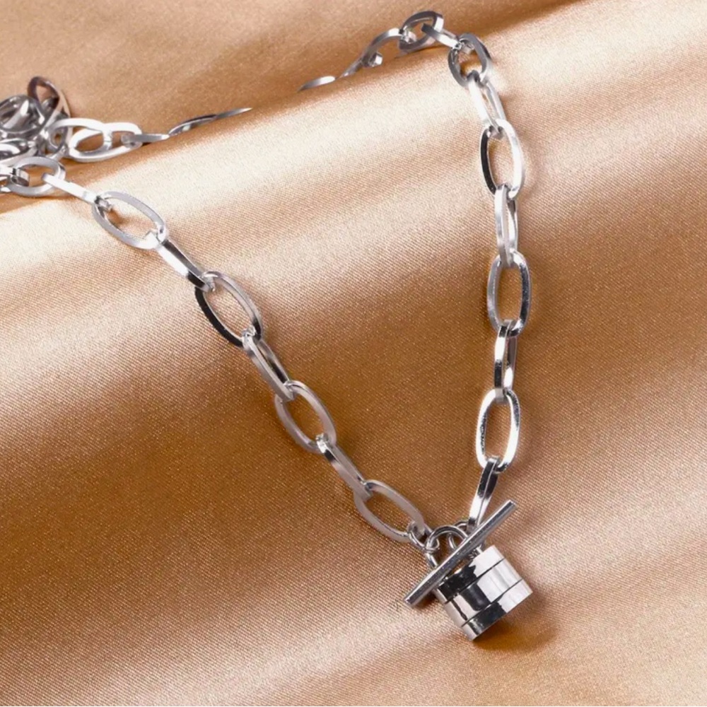 Silver Link Necklace with Barrel Toggle Pendant